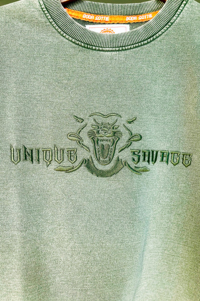 Unique & Savage Lion embroidery t-shirt